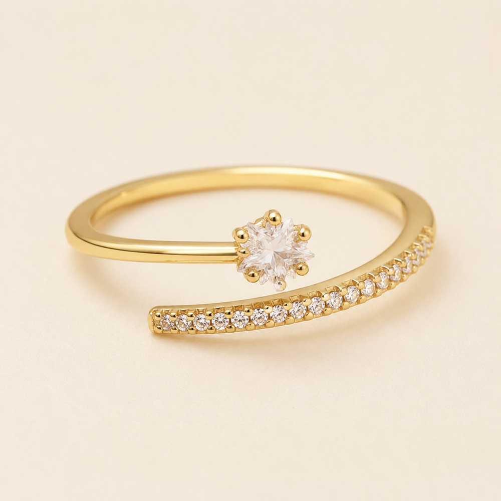 Anillo Asteria Dorado con Zirconias