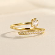 Anillo Asteria Dorado con Zirconias Hadorelle vista de escala