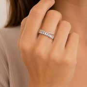 Anillo Calia Plateado con Zirconias Hadorelle vista de escala