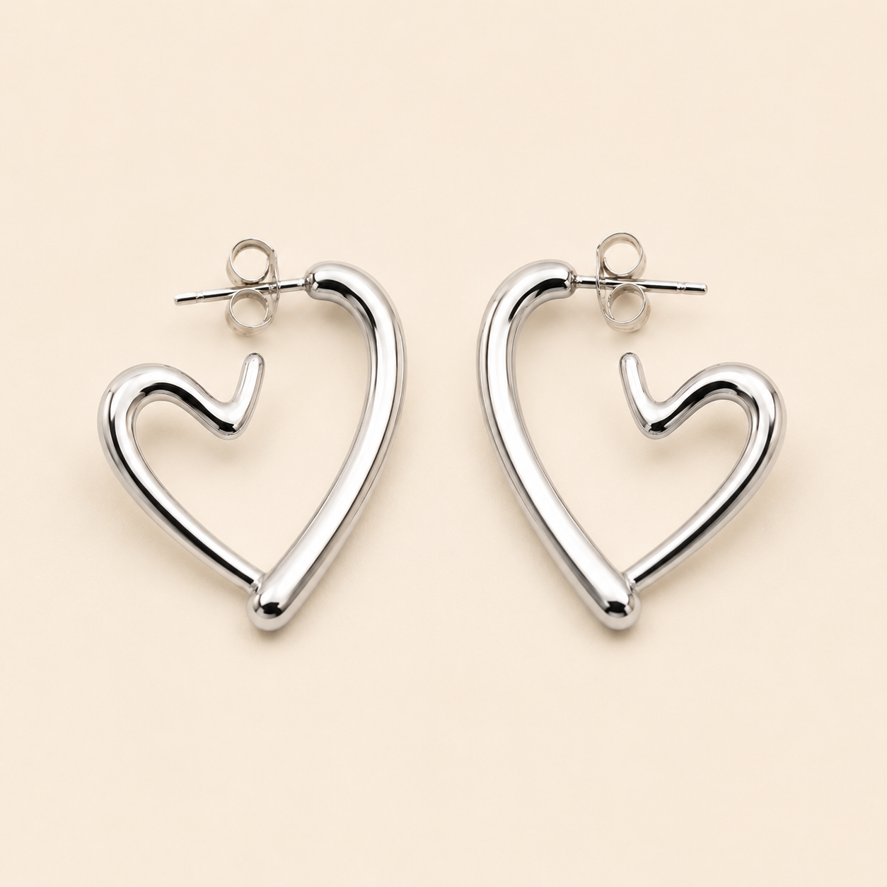 Aretes Amara Plateados Hadorelle en acero inoxidable