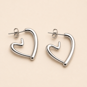 Aretes Amara Plateados Hadorelle look editorial