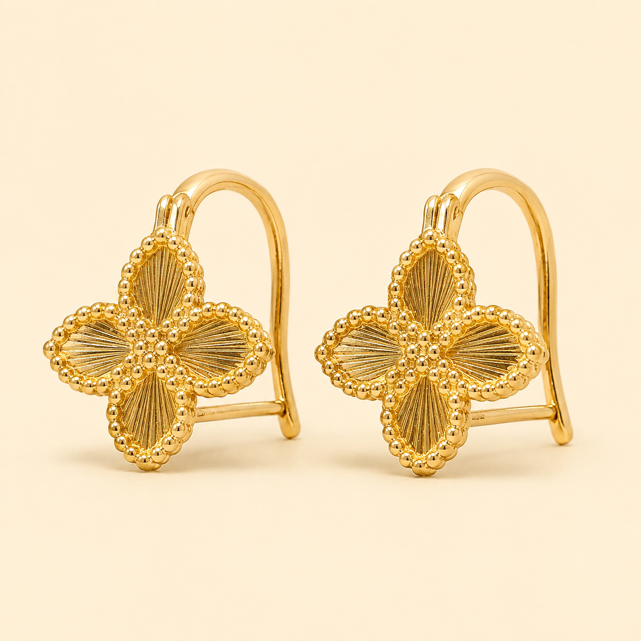 Aretes Evania Trébol Dorados Chapa de Oro