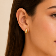 Detalle de Aretes Gota Luma Dorados Hadorelle