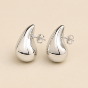 Aretes Gota Selene Plateados Hadorelle look editorial