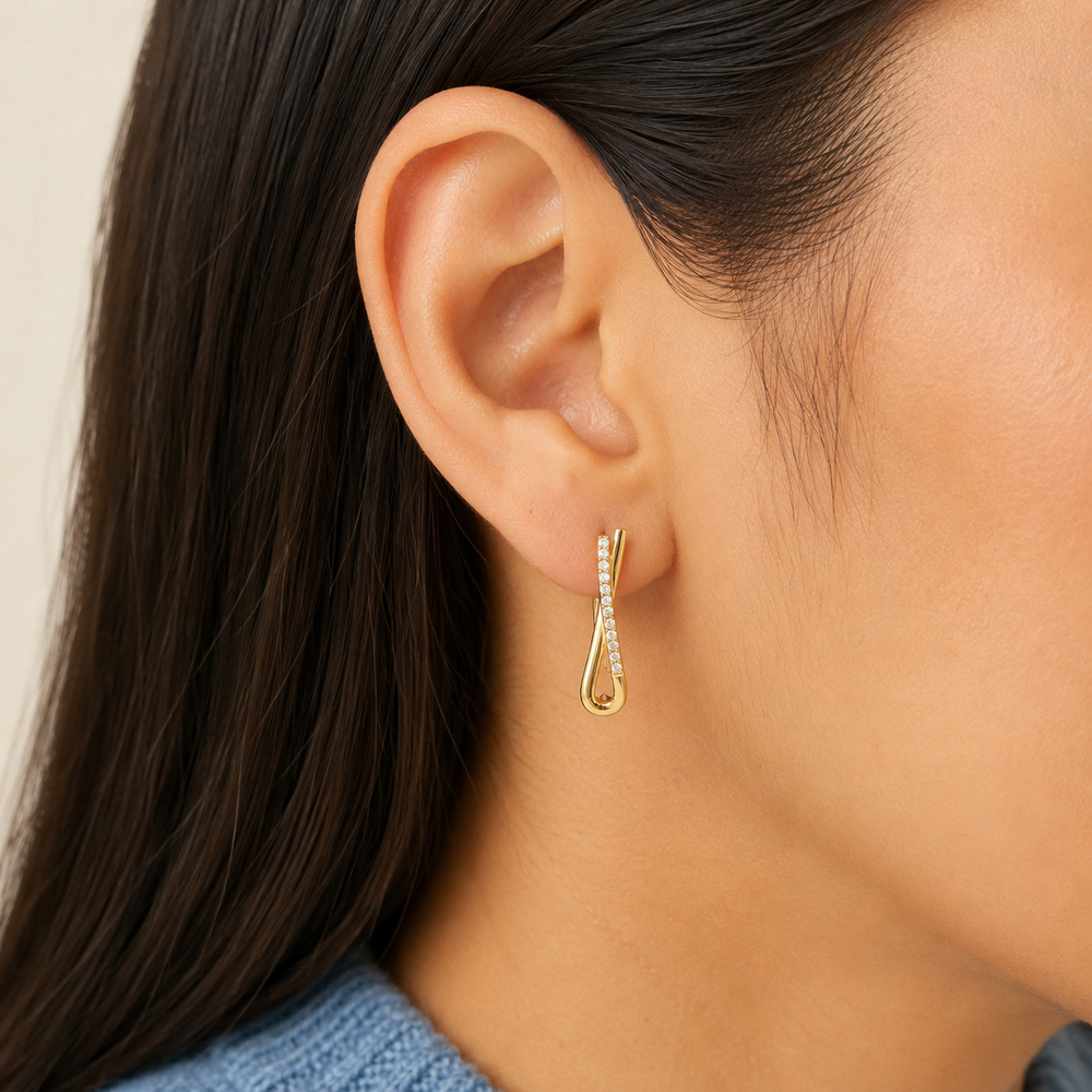 Aretes Véliane Gota Cruzada Chapa de Oro