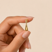 Aretes Véliane Gota Cruzada Chapa de Oro