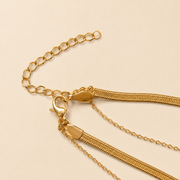 Collar Astria Selene Hadorelle look editorial