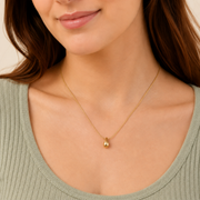 Collar Nuvia Gota Hadorelle modelado