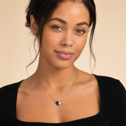 Collar Velisse Corazón Magnético Plateado