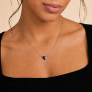 Collar Velisse Corazón Magnético Plateado
