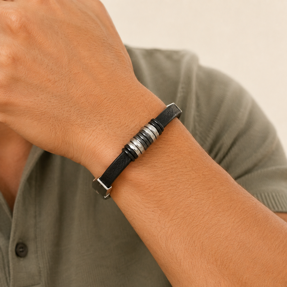 Pulsera Ronan Cuero Negro y Aros de Acero